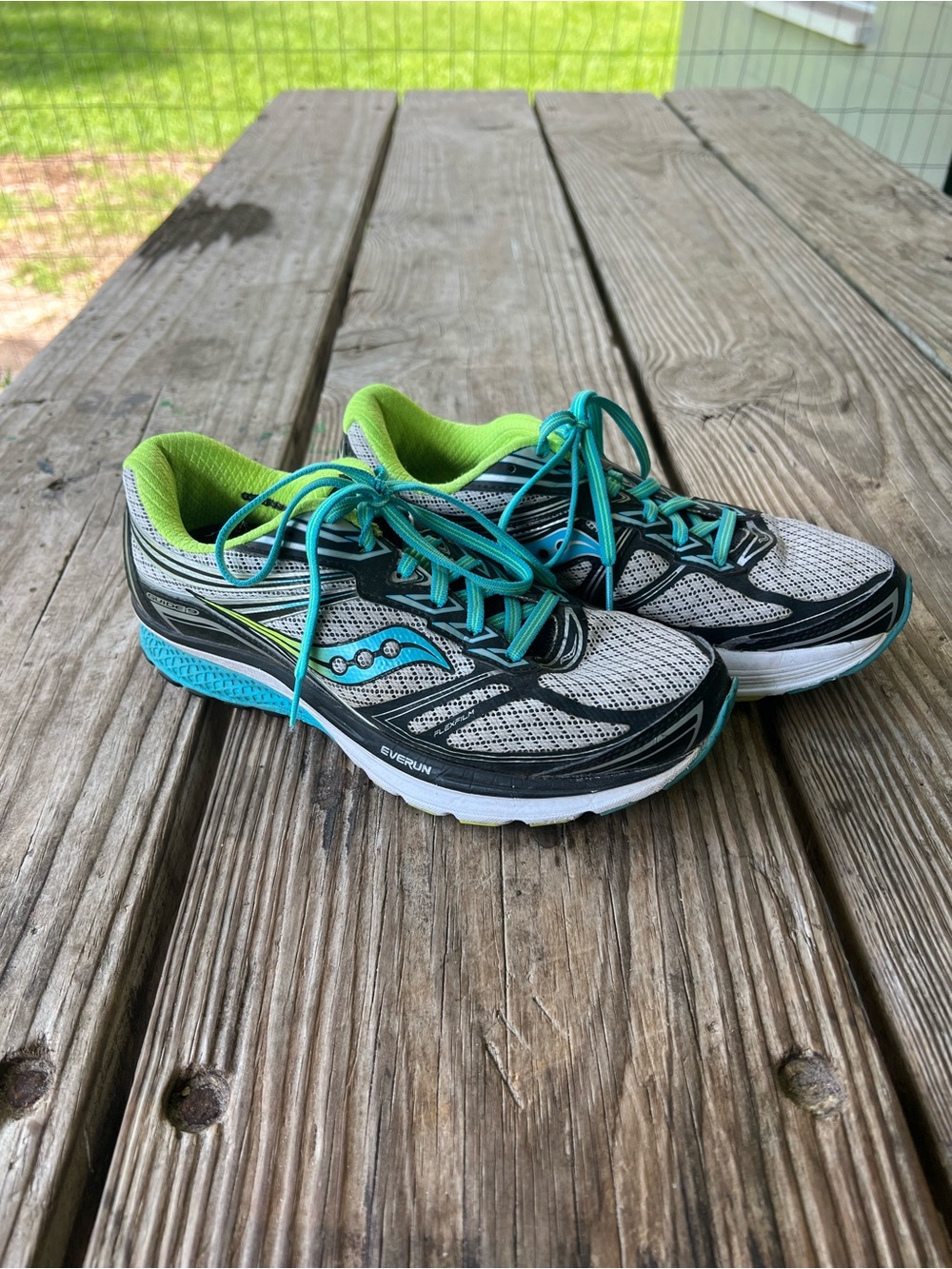 Saucony EVERUN Guide 9 Running Tennis Shoes